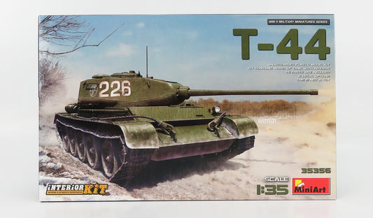 KAMPFPANZER | T-44 MILITARY TANK 1944 | /