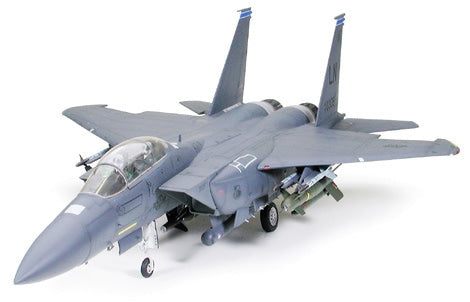 1/32 SCALE BOEING F-15E STRIKE EAGLE™ W/BUNKER BUSTER